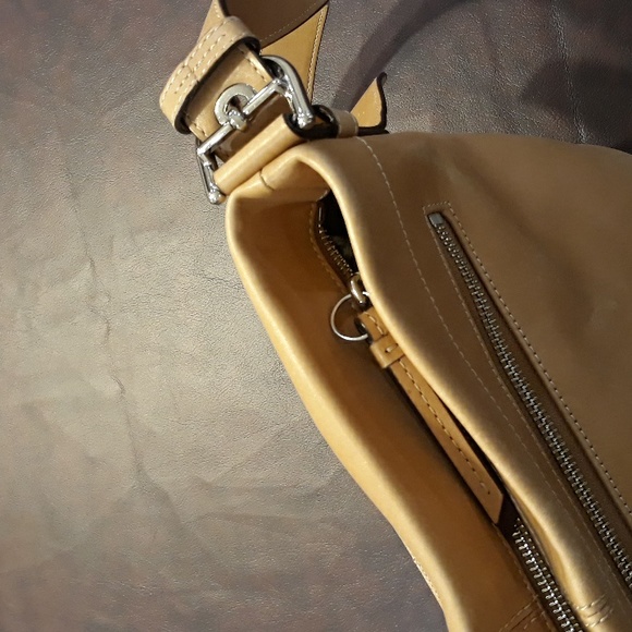Tan Leather Coach Shoulder Bag - Picture 3 of 6